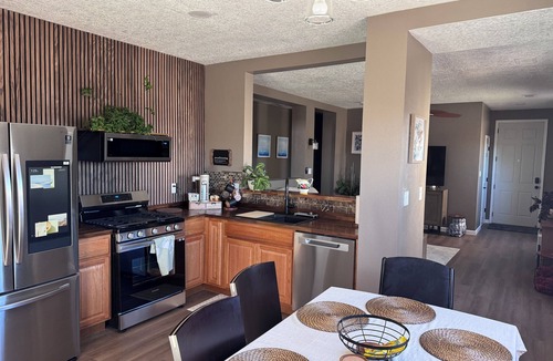 Westgate Heights House | Superb 3-bedroom comfy home located in albuquerque gated community