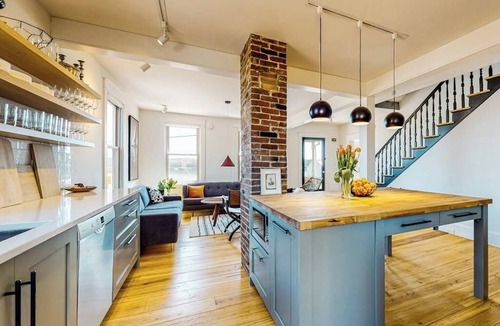 Wiscasset House | Sweeping Sheepscot River views in newly renovated 200 year old Wiscasset home