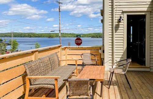 Wiscasset House | Sweeping Sheepscot River views in newly renovated 200 year old Wiscasset home