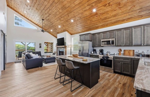 Rogers Cabin | Sweet Rock Cabin - Romantic, Sauna, Views, Hot Tub
