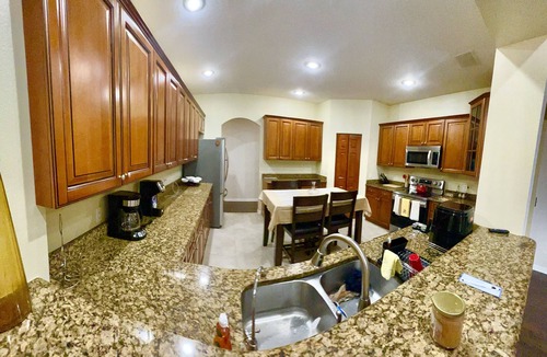 Lake Magdalene House | Tampa Bay Perfect location for a safe vacation! 5 bedrooms, ,3.5 bath ,sleeps 12