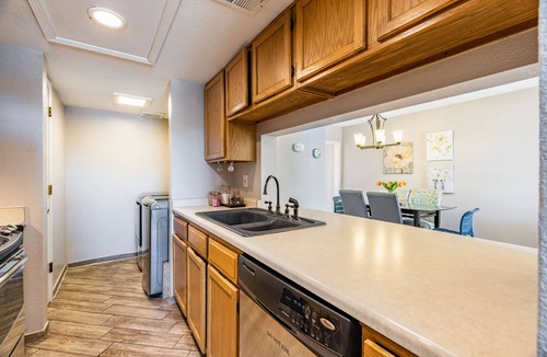 Taylor Ranch House | Taylor Ranch Respite - Modern, Light, Open Concept