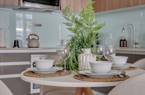 Victoria Park Condo | The Astoria | Steps to Stampede+Saddledome+BMO Center| Free Parking