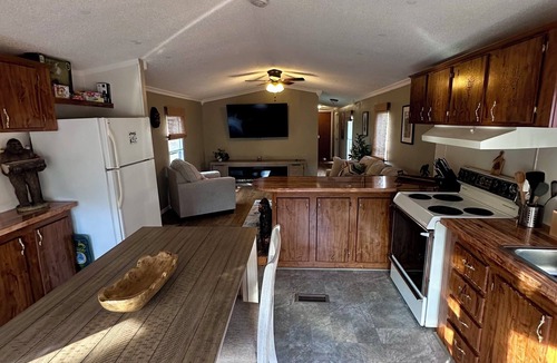 Pine Ridge House | The Bigfoot Bungalow - A Superb 2-bedroom mobile home in central Red River Gorge