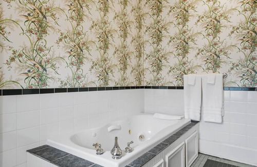 Dublin Bed & Breakfast | The Blakemore Suite Historic Rockwood Manor