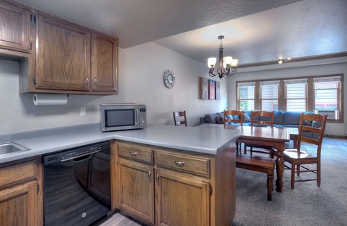 Durango Condo | The Blue Bear | Trails, Golf, Pool & Hot Tub - Near Town