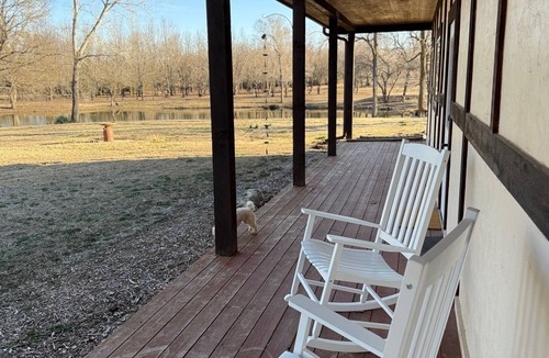 Winfield House | The Cabin Retreat on 47 acres, fishing, kayaking, views!