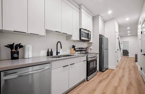 Shaganappi House | The Canopy - Steps to Ctrain and 17th ave