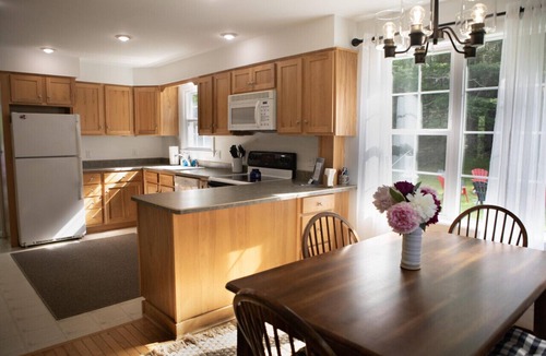 Pemaquid Beach House | The Coastal Cottage | Walk to Pemaquid Beach | Fire Pit & Family-Friendly Retreat