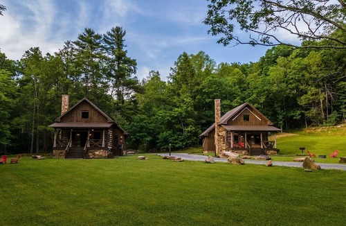 Goldbond Cabin | The Cowboy Cabin at Four Fillies Lodge w/Hot Tub