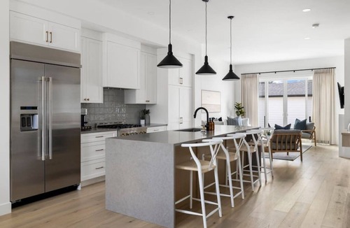 Crescent Heights House | The Crescendo: Luxury Family Home 3 Minutes to DT