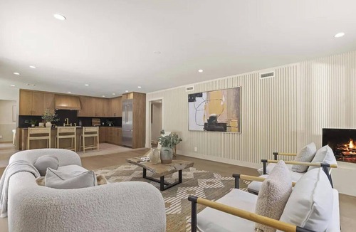 Studio City House | The Dona Modern - Prime Studio City Location with Indoor-Outdoor Flow