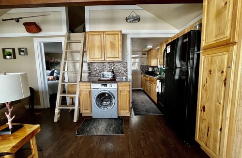 Hudson Cottage | The Eagles Nest! ☀Four Seaon Lakeside Retreat☀
