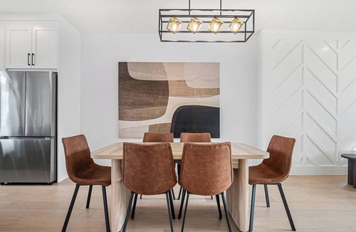 Sage Hill House | The Elevated Escape 5B w/Rooftop, Parking x4, AC