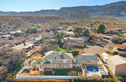 Cottonwood House | The Geode: 8BR, Pool, Sauna, Hot Tub, Pool Table, Cold Plunge, Near Sedona