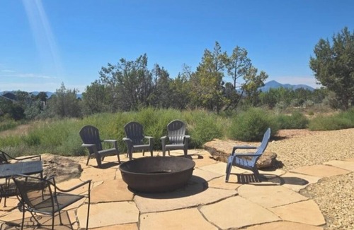Lewis Cabin | The Goodman Cabin @ Kokopelli Cabins 17 miles to the entrance of Mesa Verde