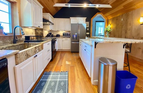 Bath Apartment | The Iron Lady; Gorgeous Historic Home
