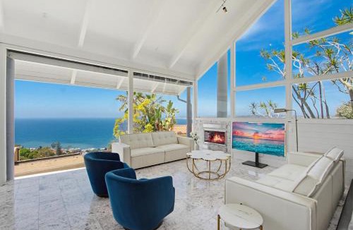 Country Club House | The Pacific Arc BRAND NEW LISTING!