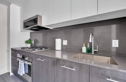 Eau Claire Apartment | The Riverlight Den DT Comfort & Amazing City Views