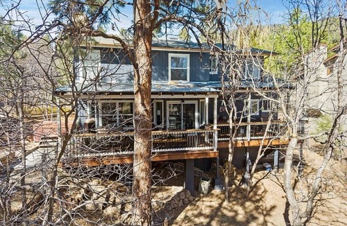 Shadow Mountain House | The Sanctuary @ Mt. Elden: Hot Tub, Hiking & FUN!