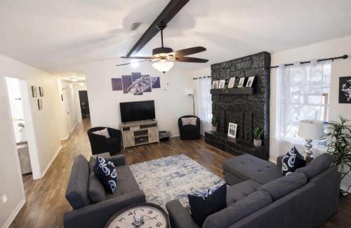 Broken Arrow House | The Space Place Family-Friendly Cosmic-Themed Getaway Near Attractions in Broken Arrow, Oklahoma