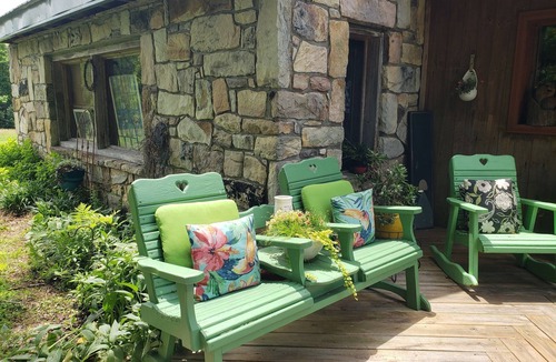 Beckwith Cottage | The Storybook Cottage on 430 ac farm. Spa, trails, gorge overlook, 7 min Fvlle