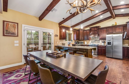 Pine Ski Chalet | The Ultimate Family Hideaway– Peaceful Lodge with Theater, Arcade & Forest Views