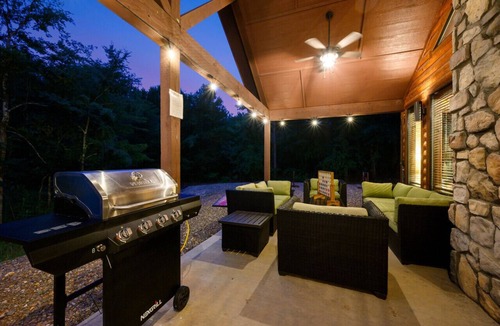 Hochatown Cabin | The White Buffalo Lodge · Nature's Playground | Hot Tub, Creek & Arcade Game