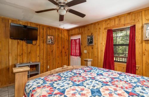 Murfreesboro House | Three-Suite Riverfront Retreat