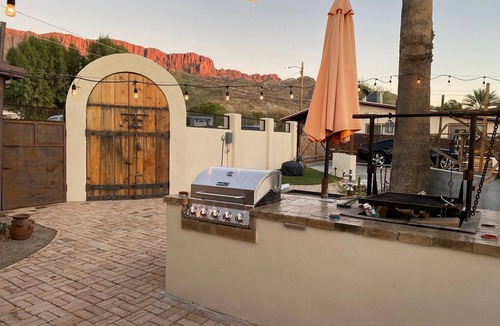 Superior Apartment | Tiny House (aka:treehouse) w/hot tub, views and walking distance to Main St