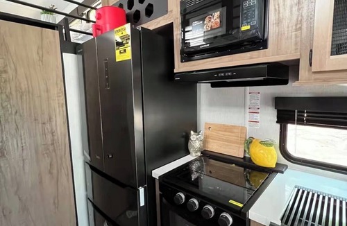 Brandywine House | Tiny House @ Rustic Farm near DC with Hot Tub, Cold Plunge, Sauna, Walking Trail