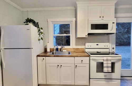 Warsaw House | Tiny House w/Loft 2 min. away from Town of Warsaw’s Main Street!