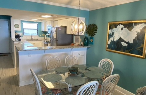 Navarre Beach Condo | Top floor, August 10% off! You can have that 2026 Beach Vac action. Book Now!