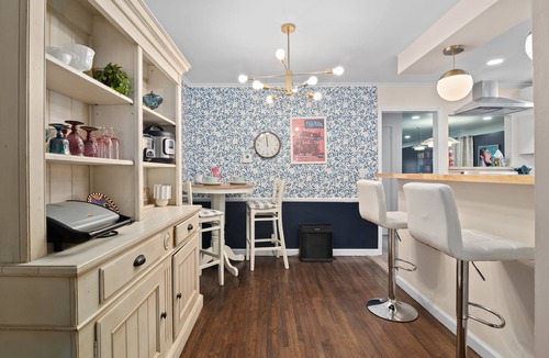 Tulsa House | Tranquil 3-bedroom 2 Bath, HotTub, Ping Pong, backs up to Park, hosting w/heart
