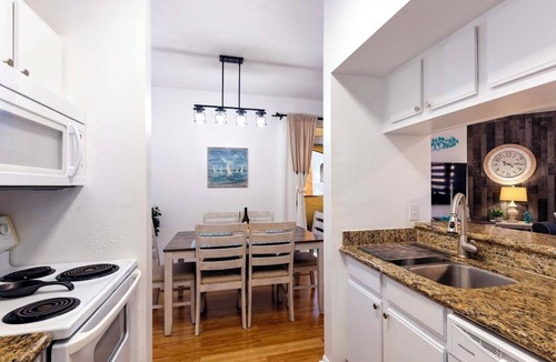 Clearwater Condo | Tranquil Ground-Floor Condo renovated at Avalon – Perfect Clearwater Beach Stay!
