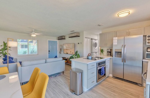 Dunedin Condo | Tranquil Locale King Beds 1 Mile To Honeymoon Isle 3 Miles 2 Downtown