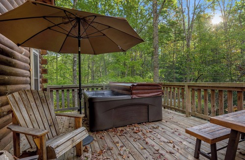 Primrose Cabin | Treehouse Cabin w/Hot Tub in Red River Gorge