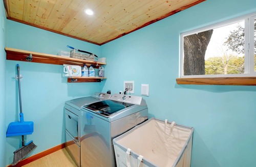 Wimberley House | Turquoise Treasure @ Hideaway Oaks - 3 Bedroom all en-suites