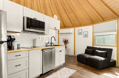 Canyon Lake Cabin | Ultimate Group Getaway at Canyon Lake - Sleeps 33!