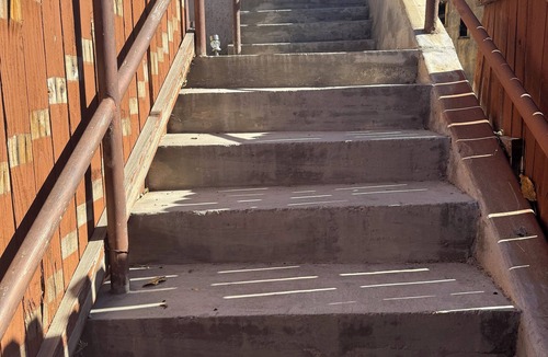 Globe Apartment | Unit 3 - Turquoise - Pinal Creek East - Wifi - central location