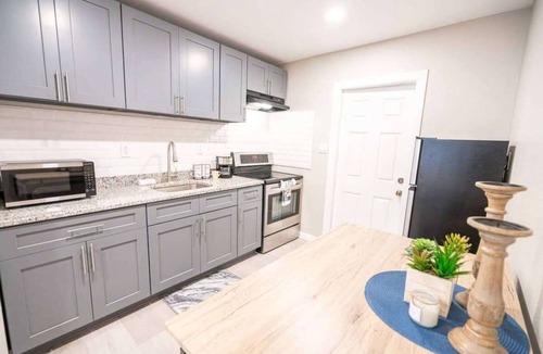University Apartment | University Serenity Suites F