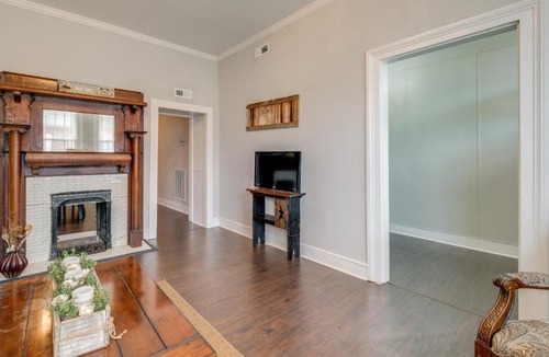 Clifton Forge West House | Updated & Charming! Home Near Douthat State Park