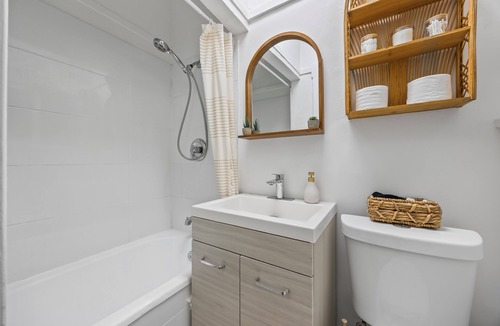 Willmore Condo | Updated Studio in Downtown Long Beach - Walk to Everything