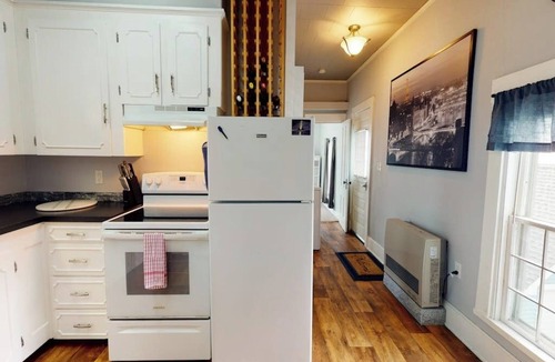Bucksport House | Upper Corbel - Charming upstairs duplex with fast WiFi, partial AC, & walkable location
