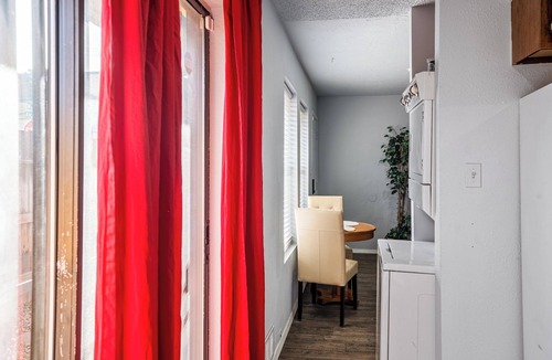 Uptown Apartment | UPTOWN LOCATED! Lovely Home with fireplace & Garden at Kingfisher Housing