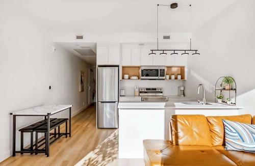 Mount Pleasant Apartment | Urban Luxury Suite | Pool Table, Sauna + DT Calgary Views