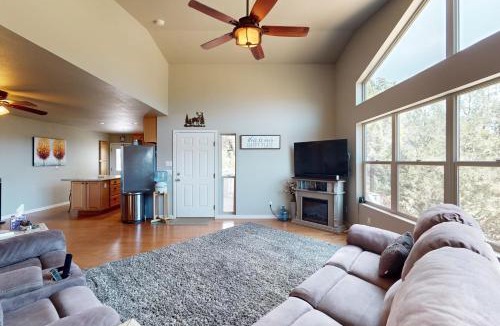 Payson House | Dog-Friendly Payson Retreat w/Panoramic Views!