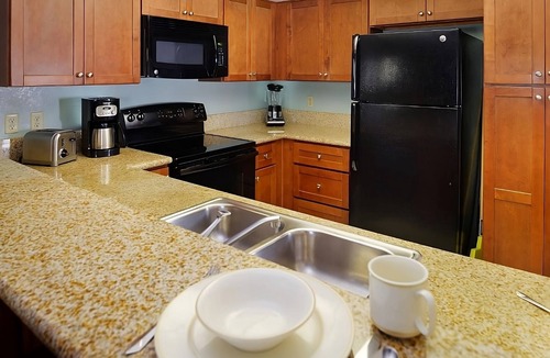 San Diego Country Estates Hotel | Vacation is Calling! Four Classy Units, Pool, Tennis Court, Onsite Game Room