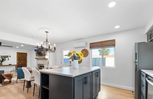 North Valley House | ValleyVibe: Modern Comfort in North Valley - an Irvie Home