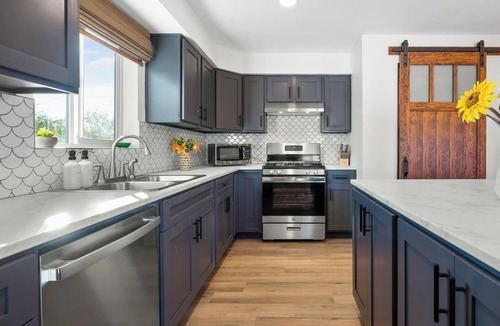 North Valley House | ValleyVibe: Modern Comfort in North Valley - an Irvie Home